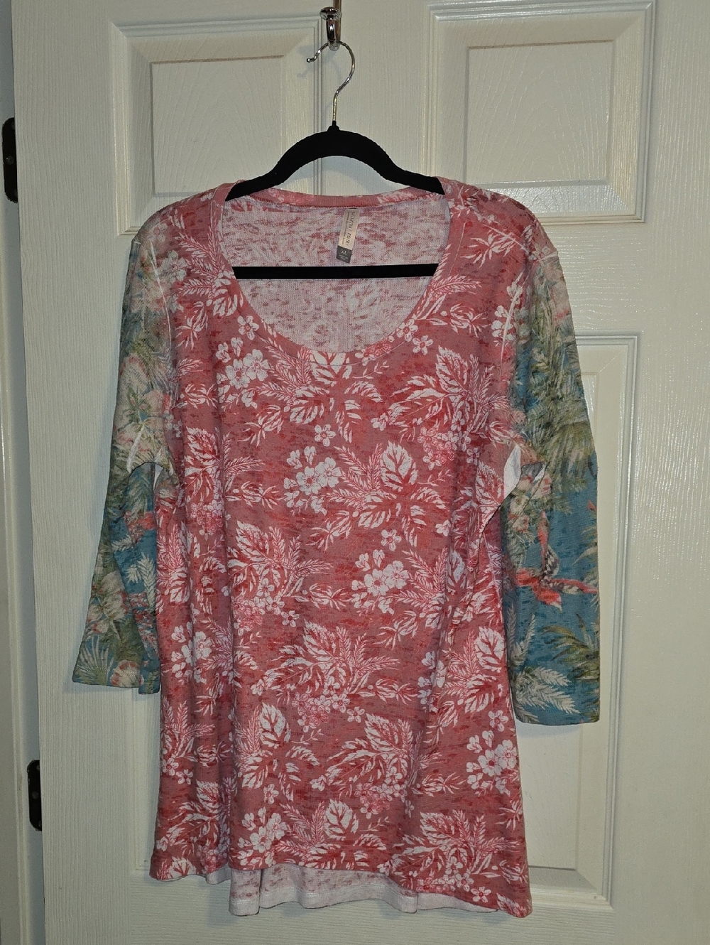 Floral Scoop Neck Tunic in Rose with‎ Blue Sleeve Detail